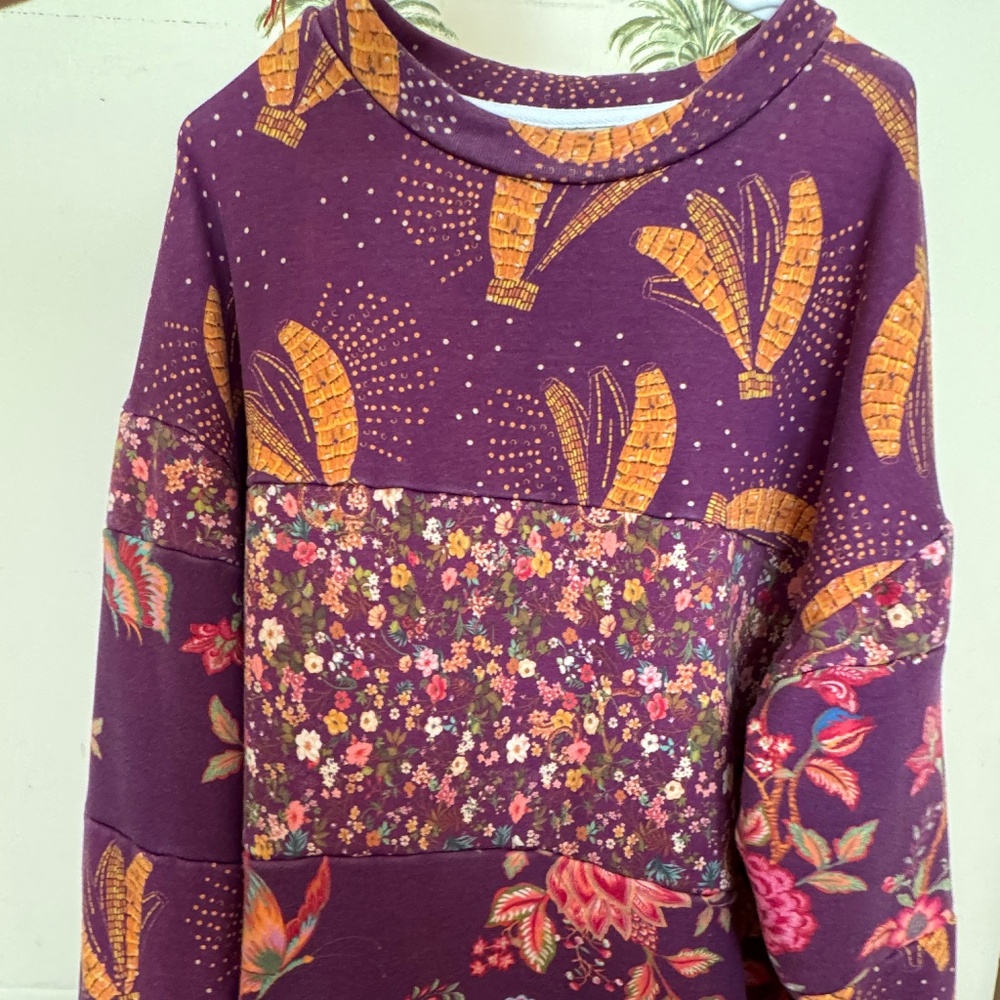 🌈🌴Farm Rio Floral Sweatshirt